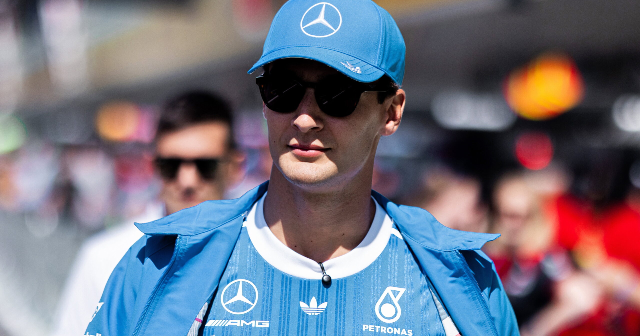 George Russell alerta rivais da F1 sobre consequências de desenvolvimento agressivo
