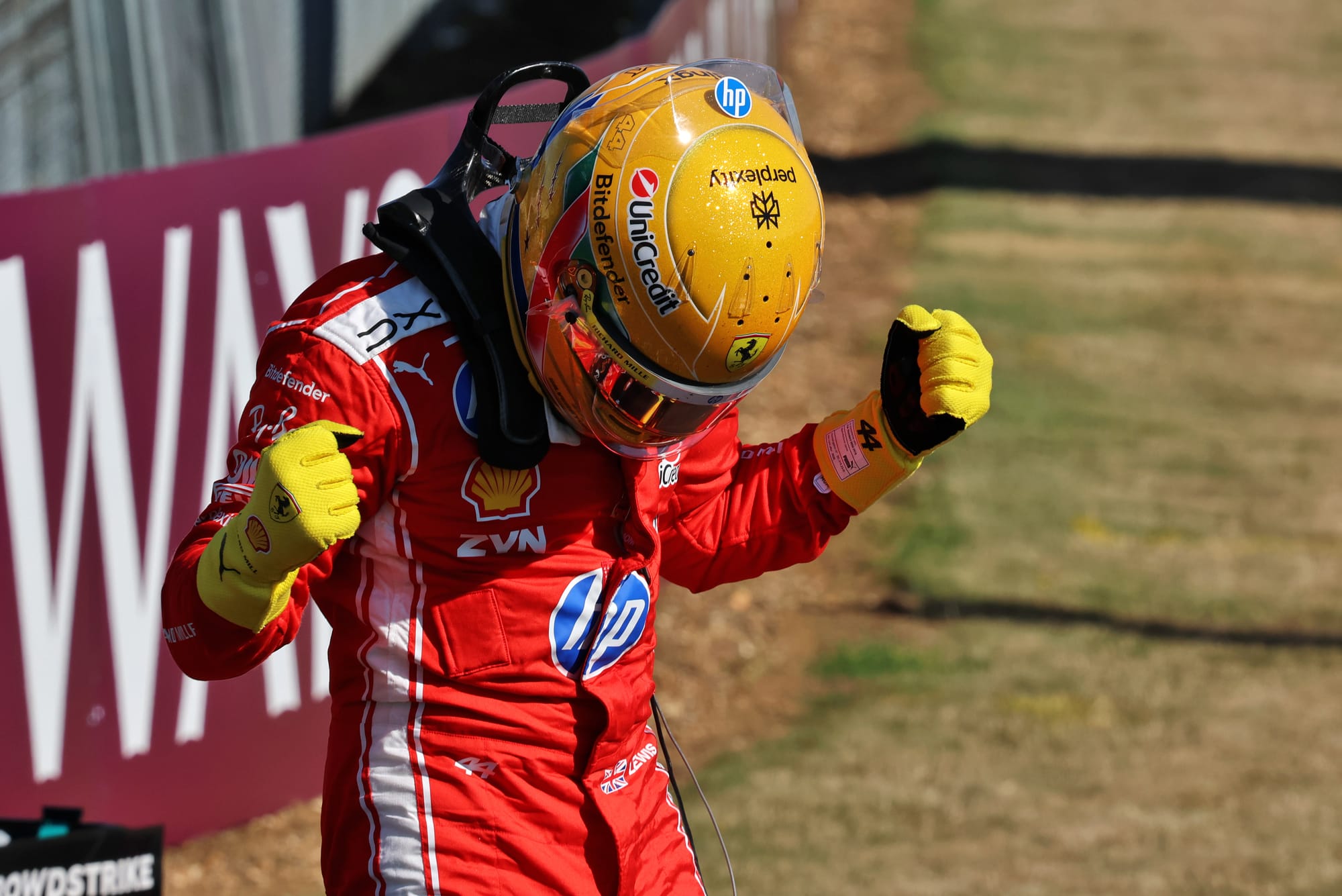 Hamilton conquista pole na sprint de Silverstone por margem mínima