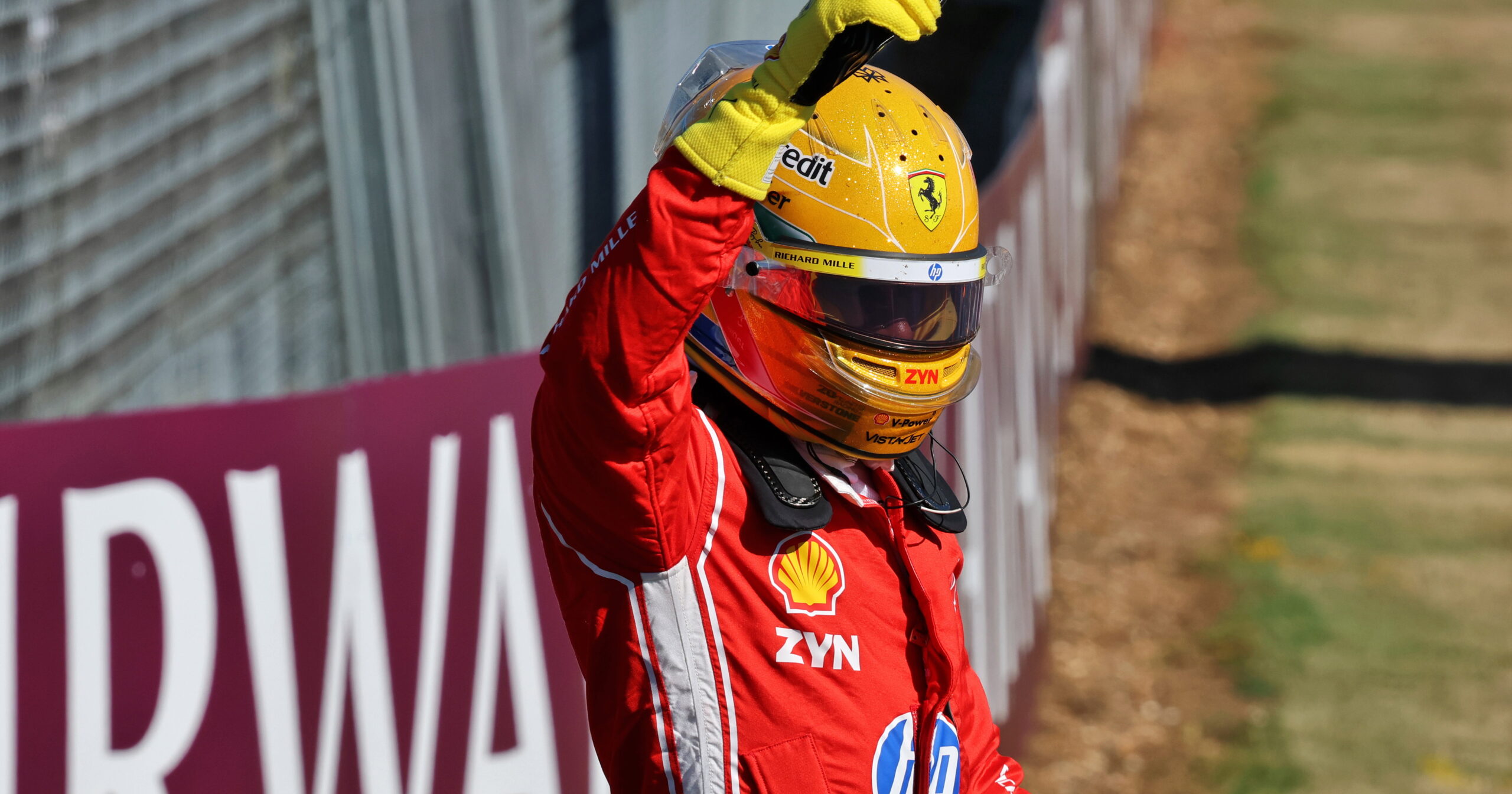 Lewis Hamilton surpreende e brilha em Silverstone com Ferrari em alta