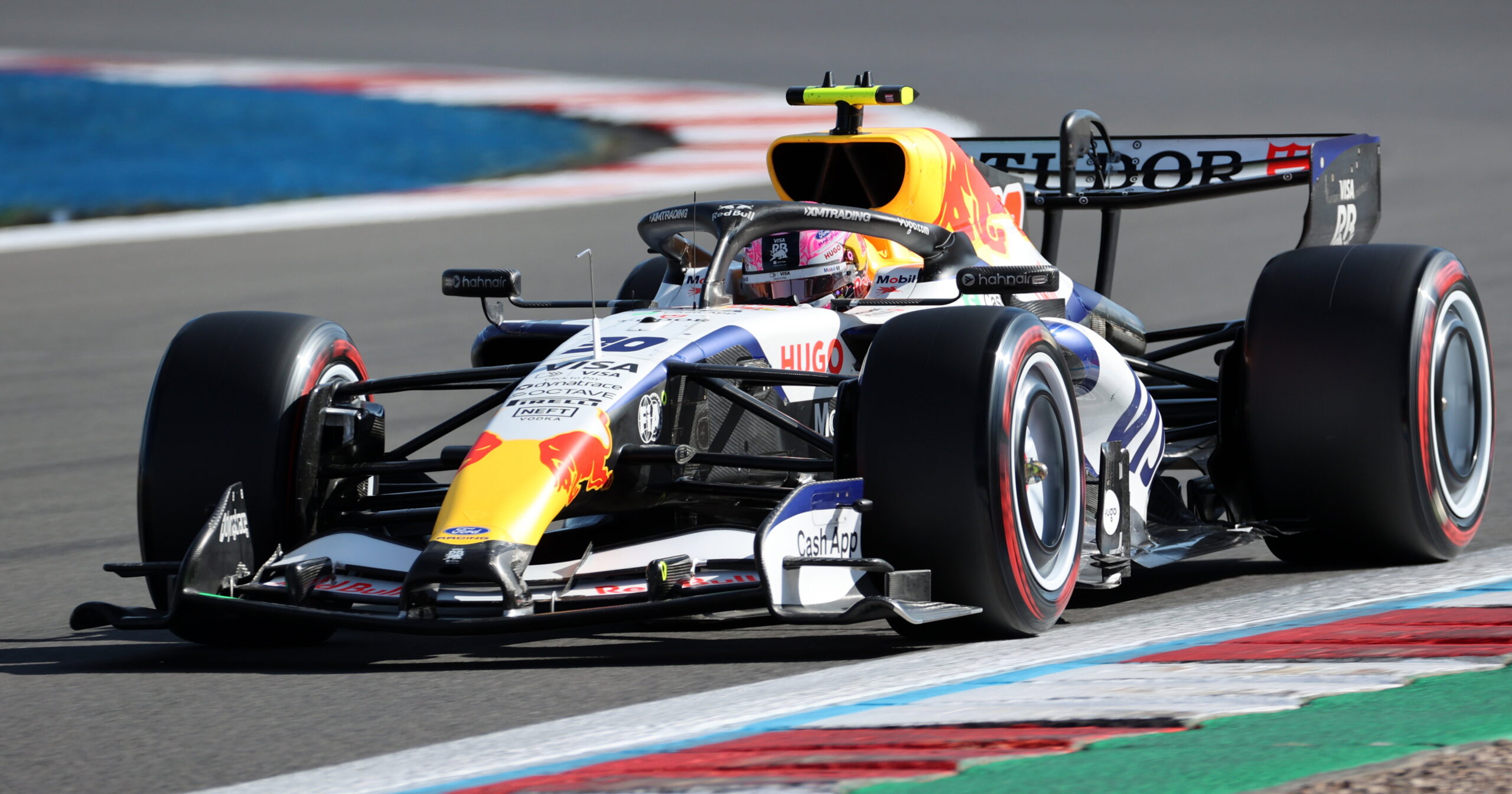 Liam Lawson mantém resultado após investigação no GP de Silverstone