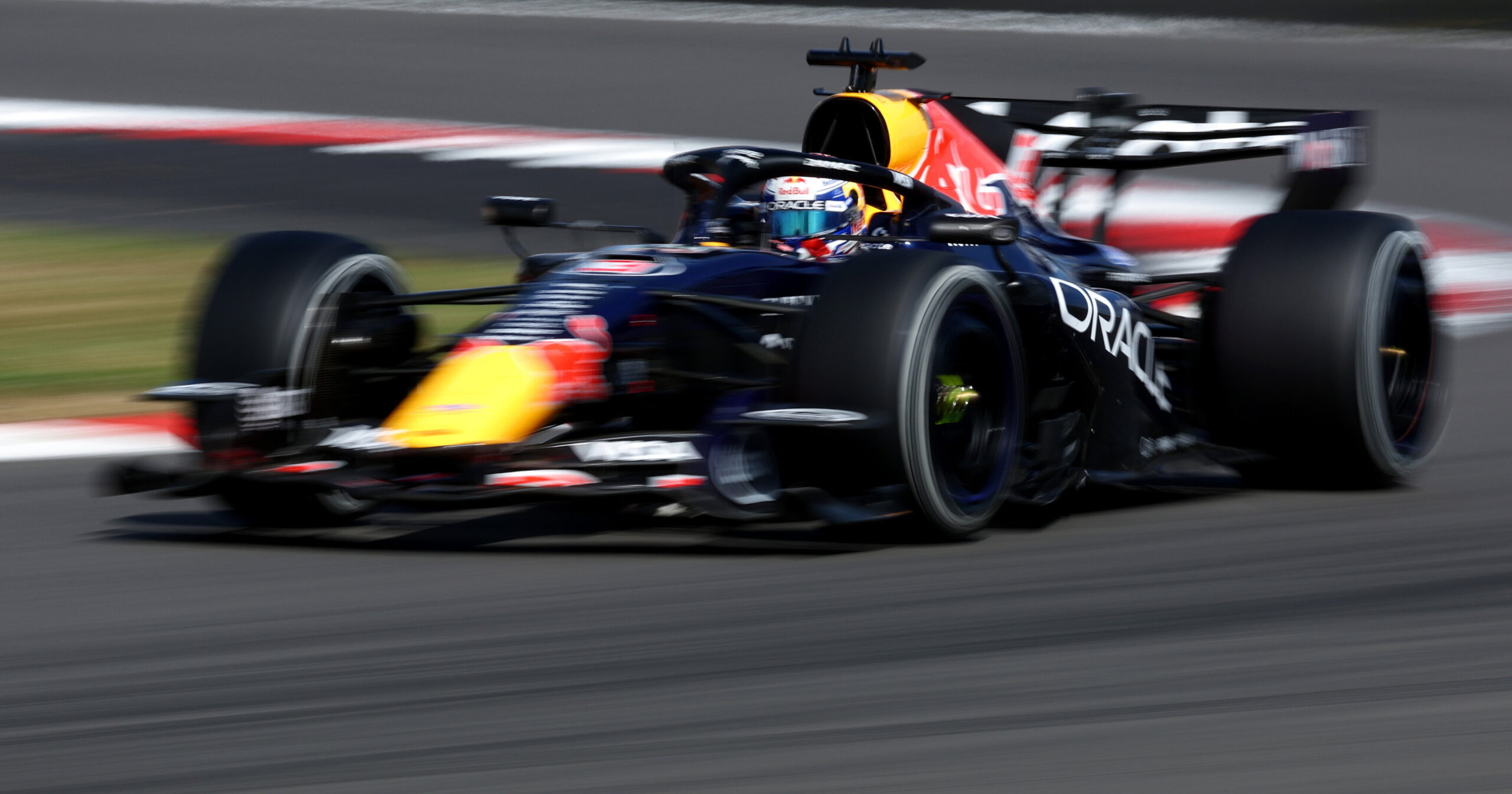 Red Bull considera mudanças significativas após falhas de Verstappen