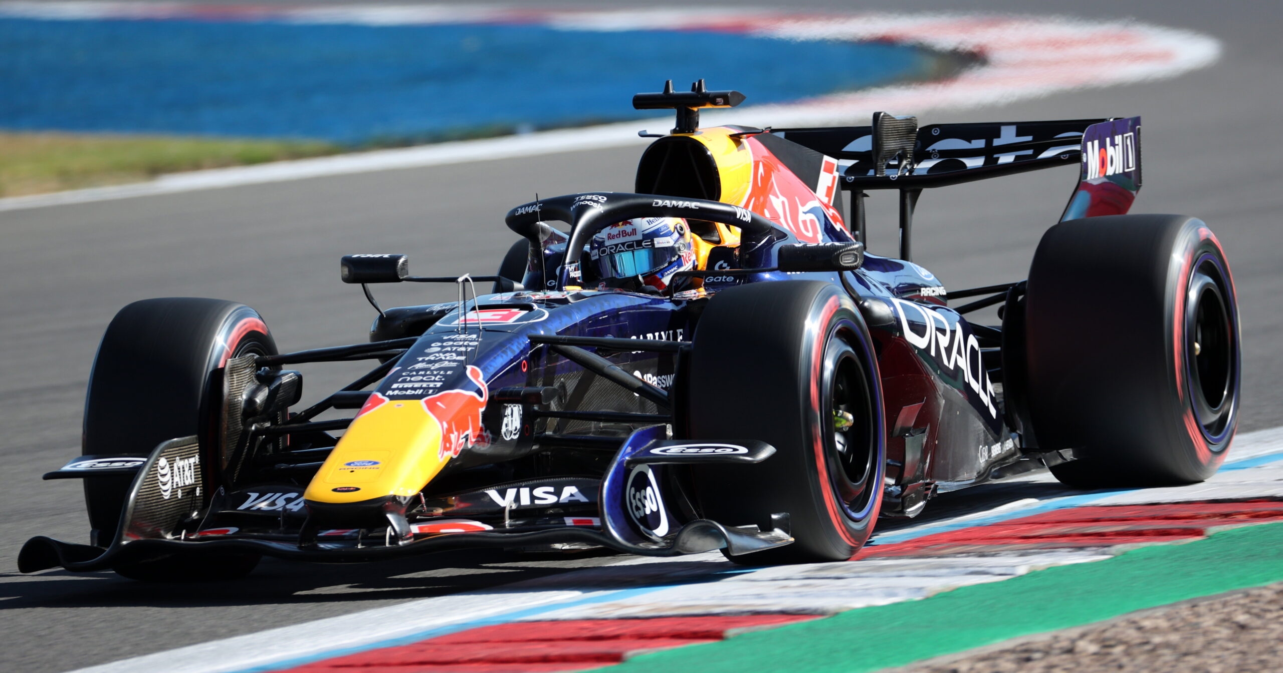 Red Bull opta por estratégia conservadora em Silverstone