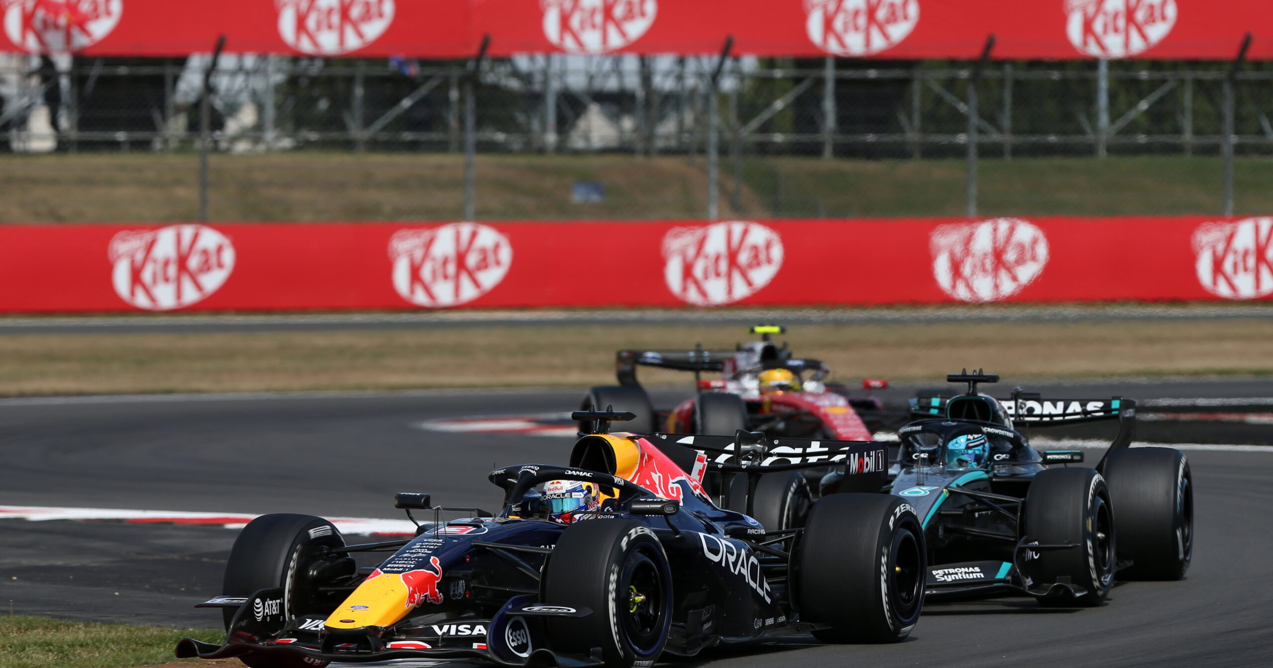 Pressão Cresce: Fãs Pedem Saída de Max Verstappen da Red Bull para a Mercedes