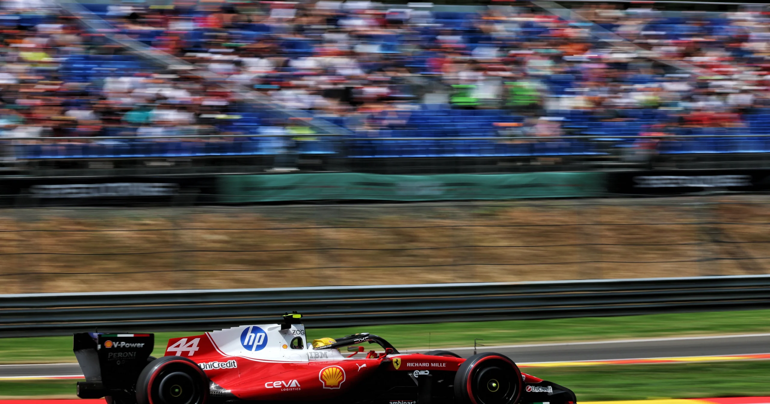 Spa 2026: Antonelli domina, Hamilton sofre e Mercedes inova