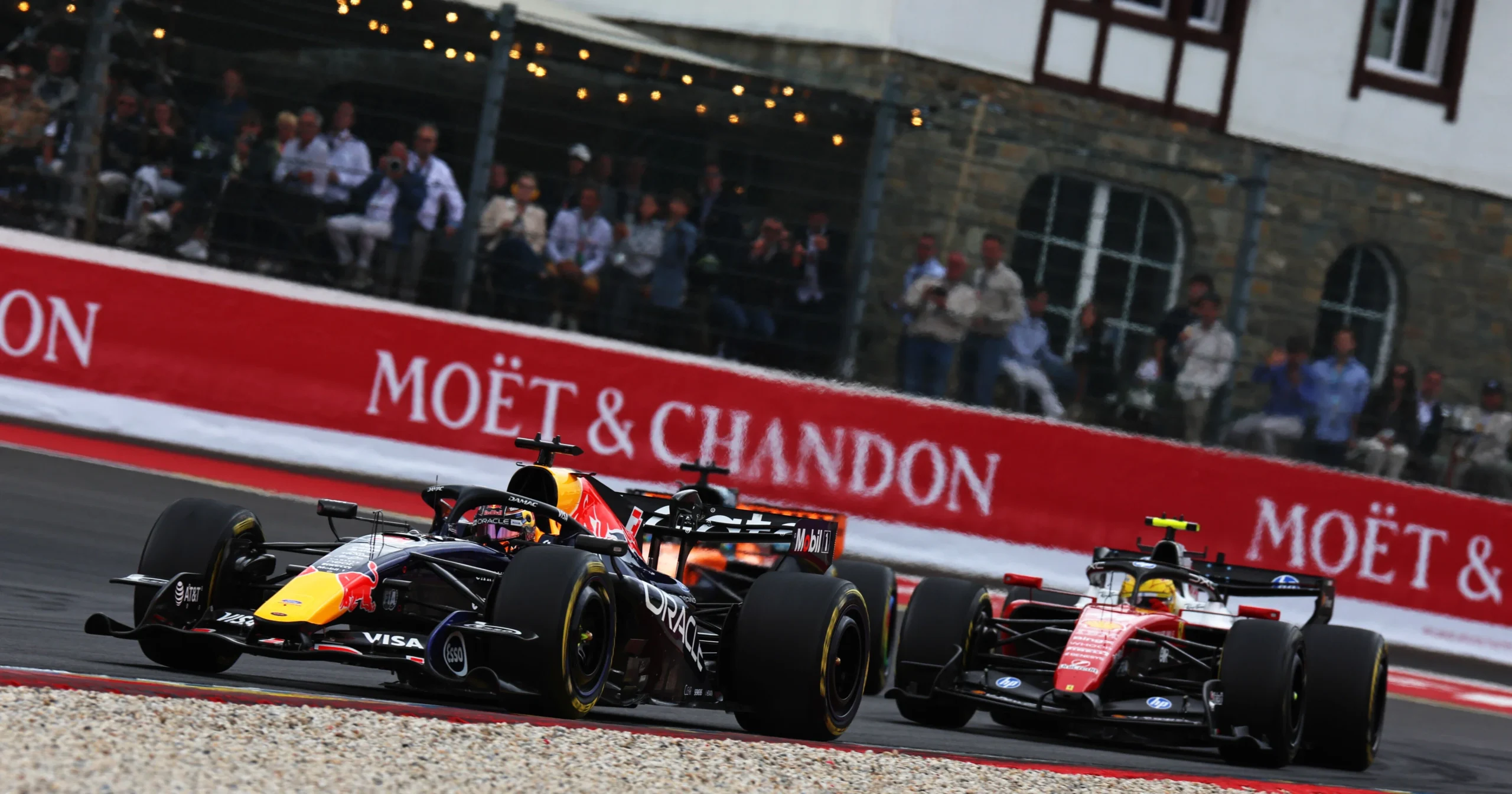 Medo de "batida de avião": Max Verstappen detalha caos na largada do GP da Bélgica