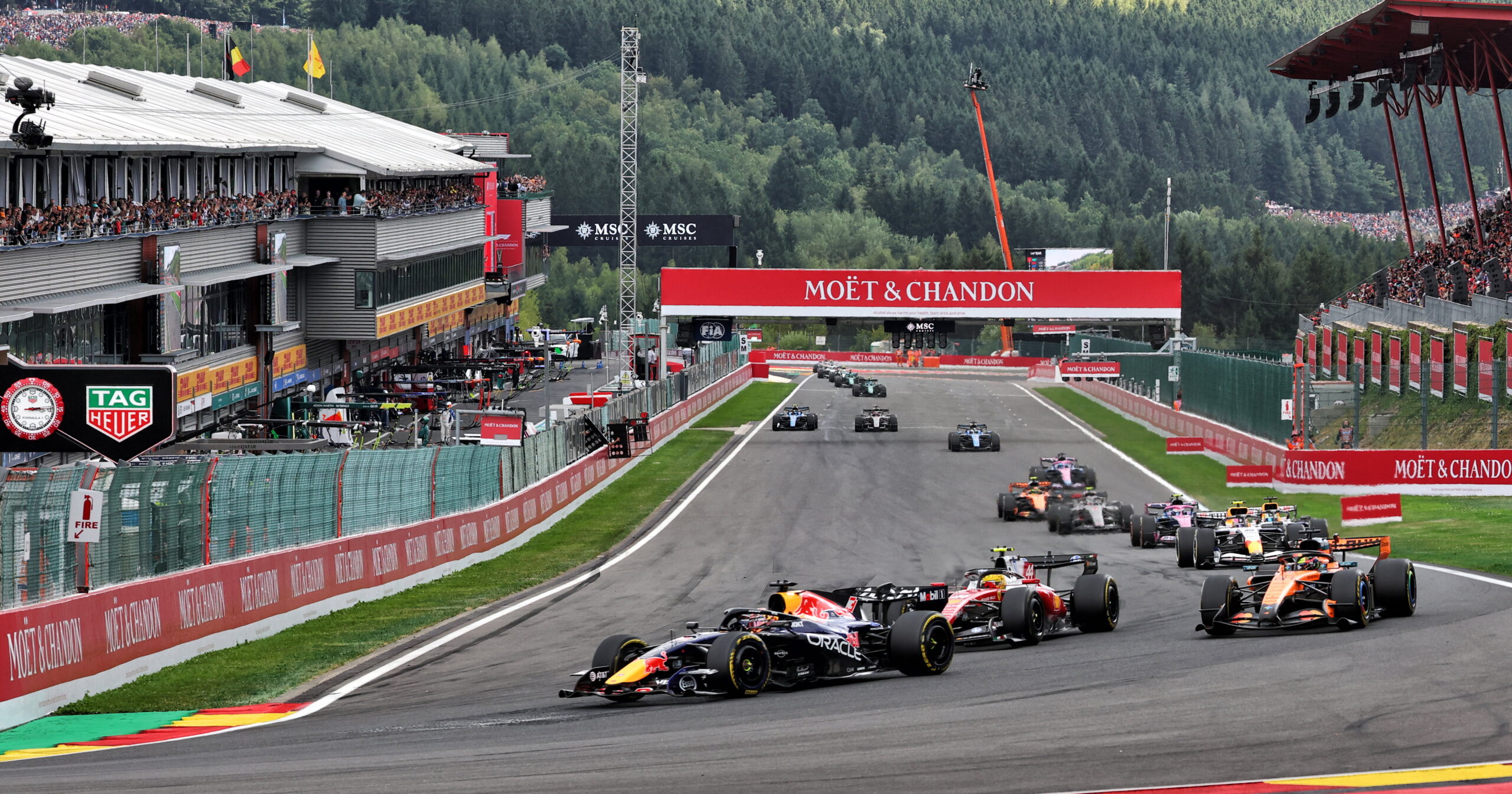 Coulthard critica penalidades de grid na F1: 'Regra de era passada'