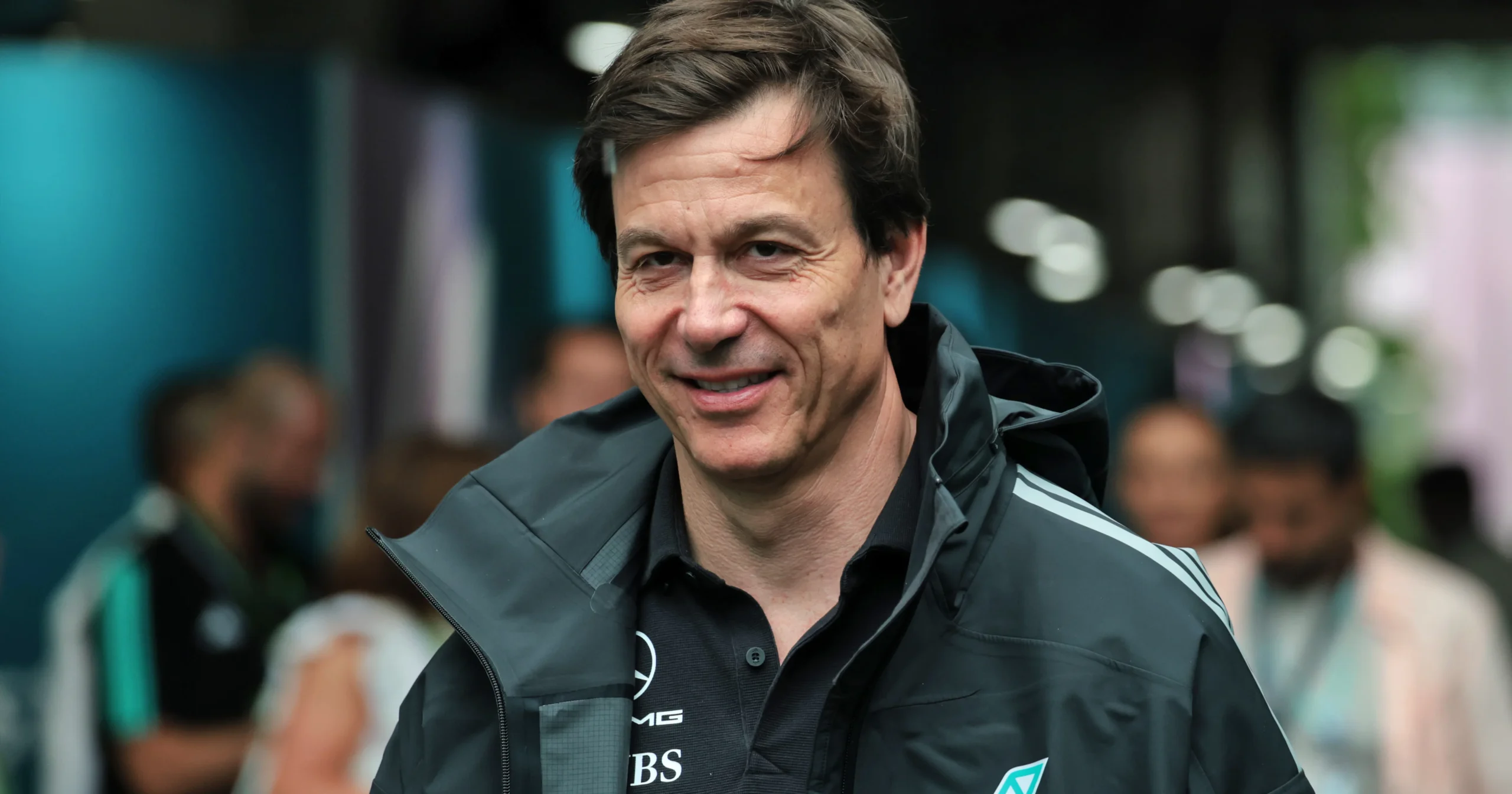 Toto Wolff minimiza ameaça da Mclaren enquanto Hamilton discute penalidades na F1