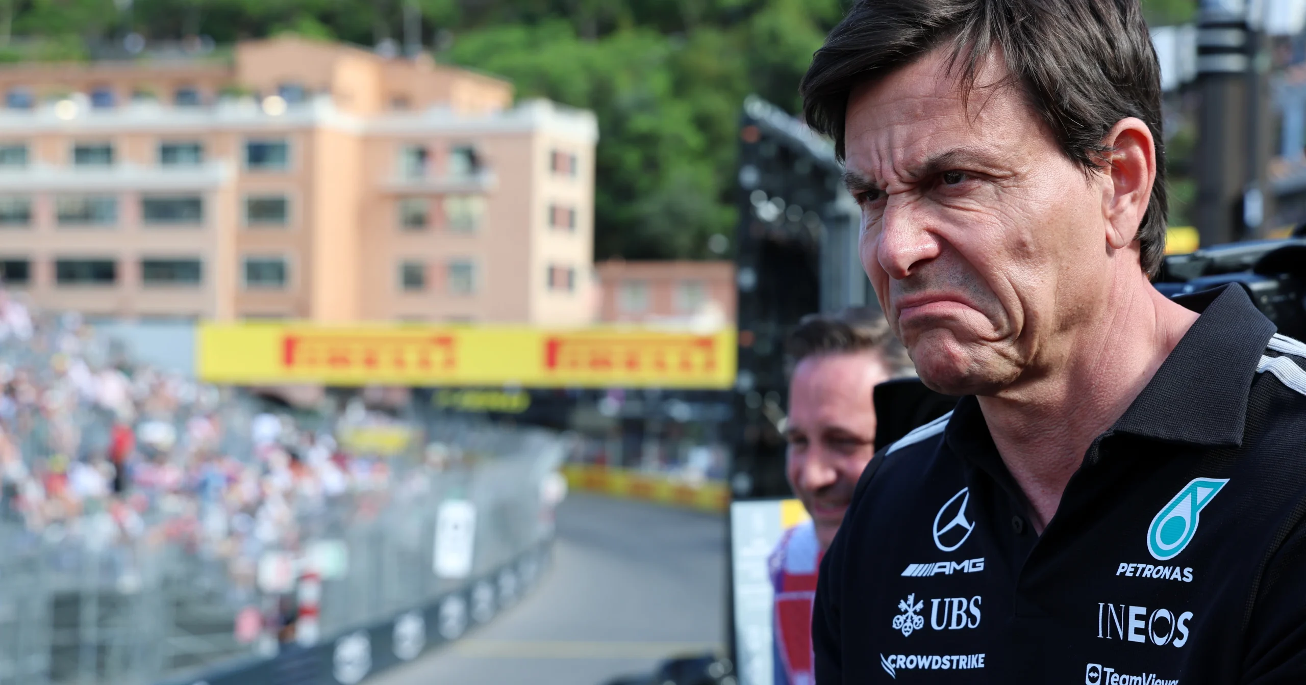 Wolff adverte pilotos da Mercedes: rivalidade interna pode custar vagas