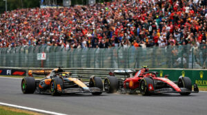 Mclaren lamenta atraso em inovação de asa traseira e mira Ferrari