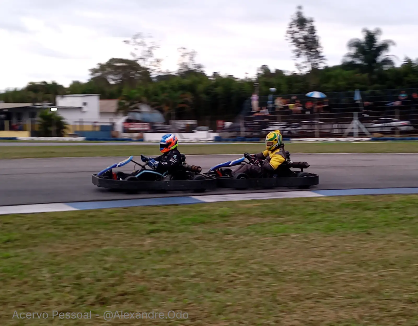 ultrapassagem de kart no kart de aluguel, estude seu adversário